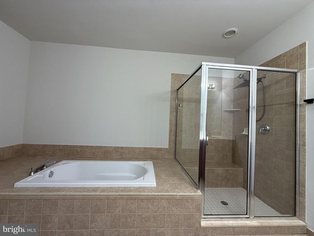 407 CARSON TER, Huntingdon Valley, PA 19006