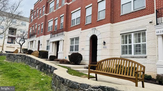 4426-A BEECHSTONE LN, Fairfax, VA 22033