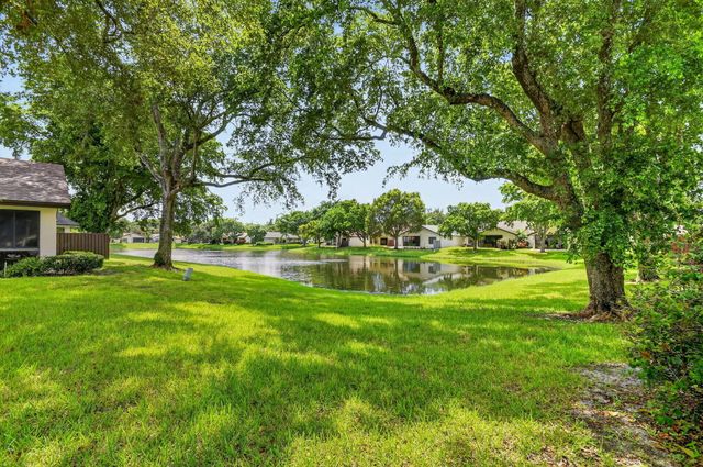10549 Fern Tree Way, Boynton Beach, FL 33436