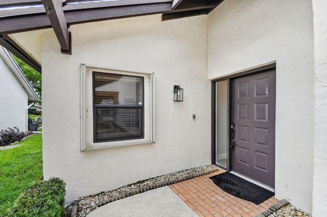 10549 Fern Tree Way, Boynton Beach, FL 33436