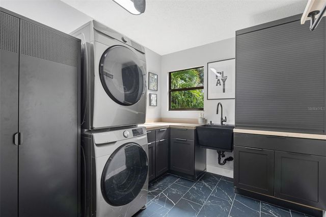 6349 RAVENWOOD WAY, Sarasota, FL 34243