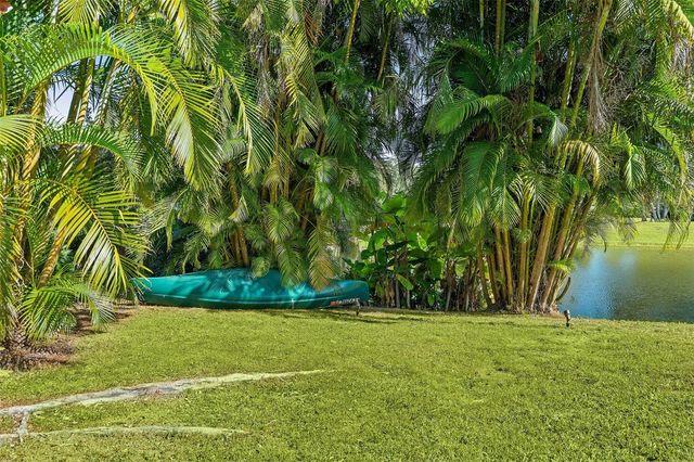 6349 RAVENWOOD WAY, Sarasota, FL 34243