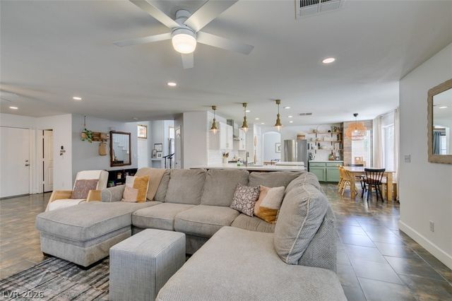 8833 Arabian Filly Avenue, Las Vegas, NV 89143