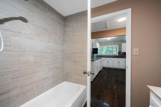 1310 Roanoke Avenue, Chattanooga, TN 37406