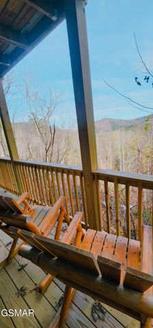 207 Buena Vista Drive, Sevierville, TN 37876