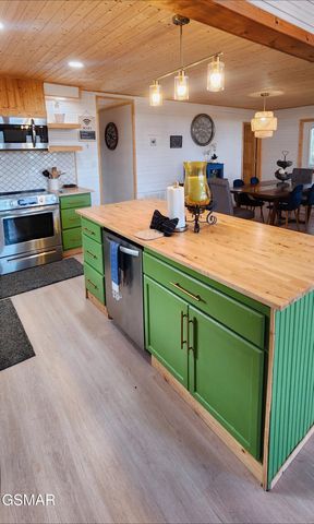 207 Buena Vista Drive, Sevierville, TN 37876