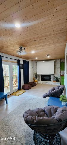 207 Buena Vista Drive, Sevierville, TN 37876