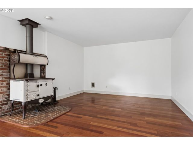 34125 E HISTORIC COLUMBIA RI Hwy, Corbett, OR 97019