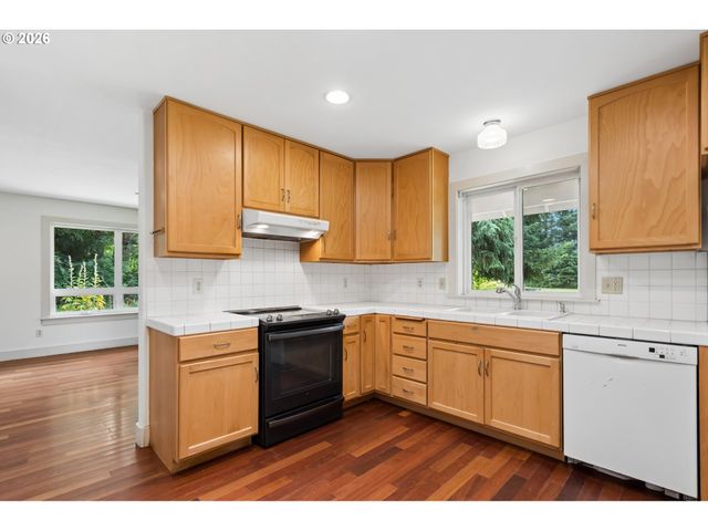 34125 E HISTORIC COLUMBIA RI Hwy, Corbett, OR 97019