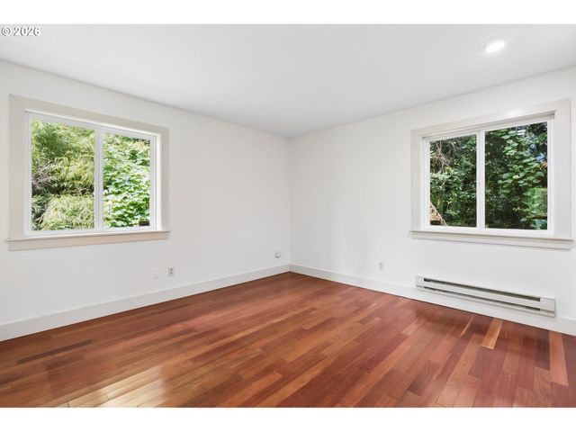 34125 E HISTORIC COLUMBIA RI Hwy, Corbett, OR 97019