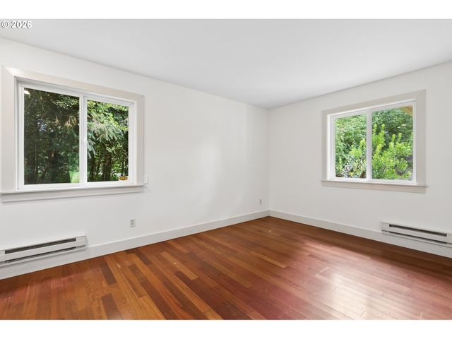 34125 E HISTORIC COLUMBIA RI Hwy, Corbett, OR 97019