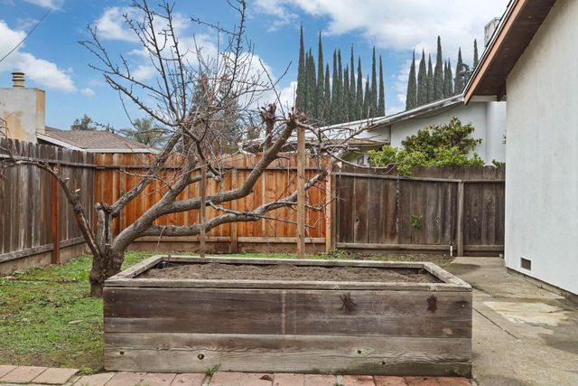 3413 Joanna Dr, Modesto, CA 95355