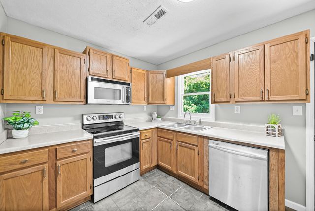 123 Morgan Loop, Bumpus Mills, TN 37028