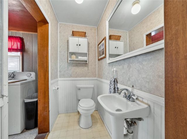 30 Elm St, Perry, NY 14530