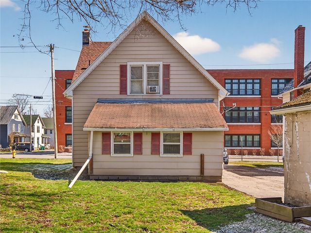 30 Elm St, Perry, NY 14530