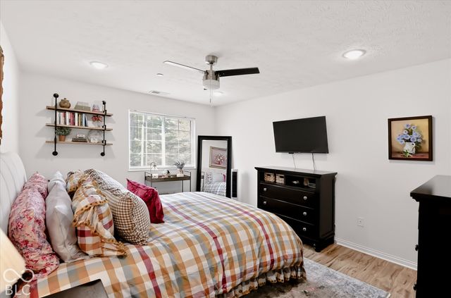 8720 Yardley Court 200, Indianapolis, IN 46268
