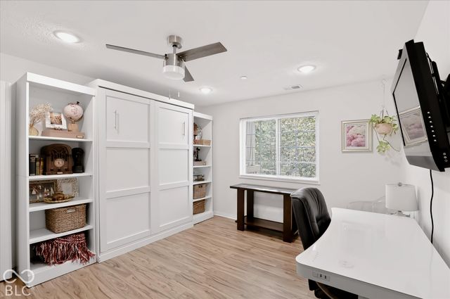 8720 Yardley Court 200, Indianapolis, IN 46268