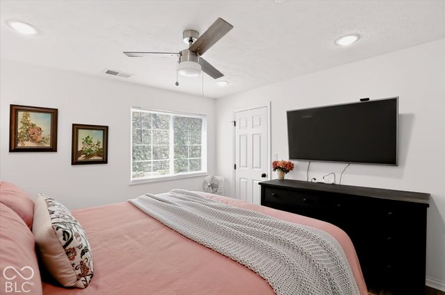 8720 Yardley Court 200, Indianapolis, IN 46268