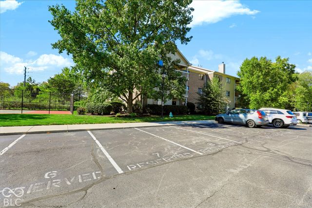 8720 Yardley Court 200, Indianapolis, IN 46268