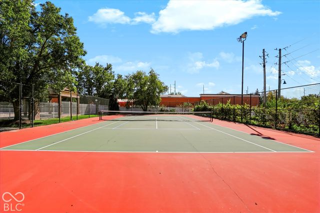 8720 Yardley Court 200, Indianapolis, IN 46268