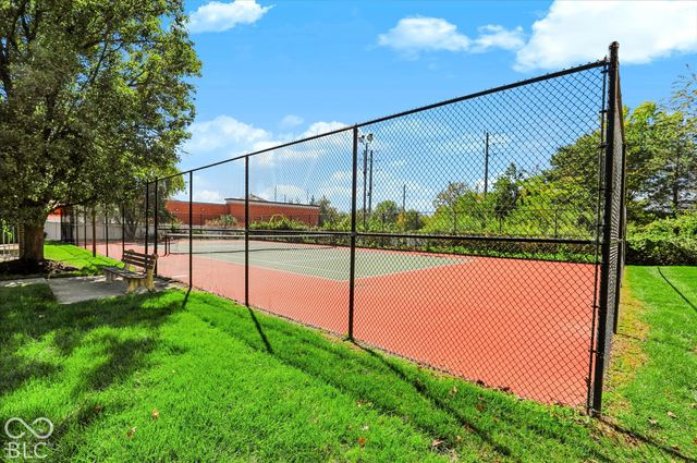 8720 Yardley Court 200, Indianapolis, IN 46268