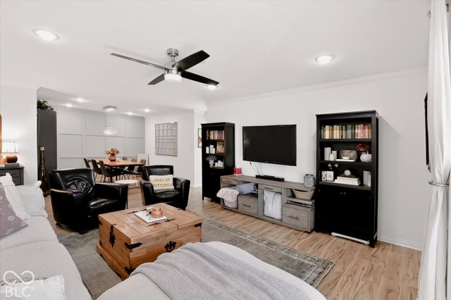 8720 Yardley Court 200, Indianapolis, IN 46268