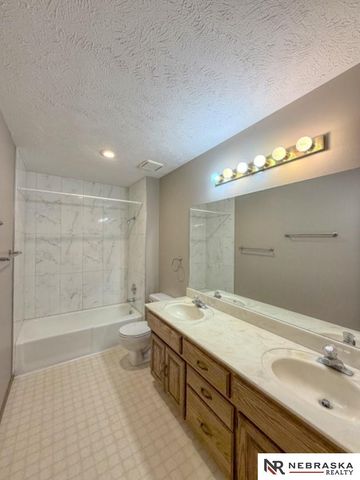 2315 Nelson's Creek Drive, Omaha, NE 68116