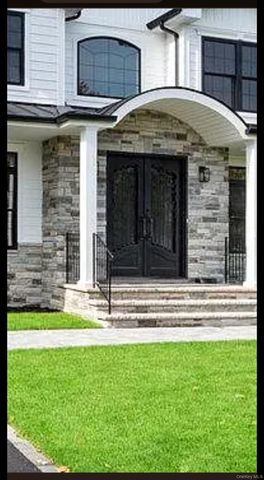 36 Sherman Drive, Syosset, NY 11791