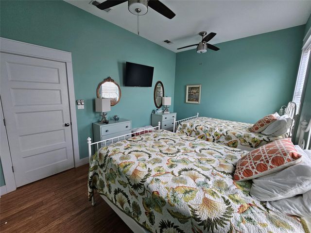 833 Kahla Drive, Crystal Beach, TX 77650