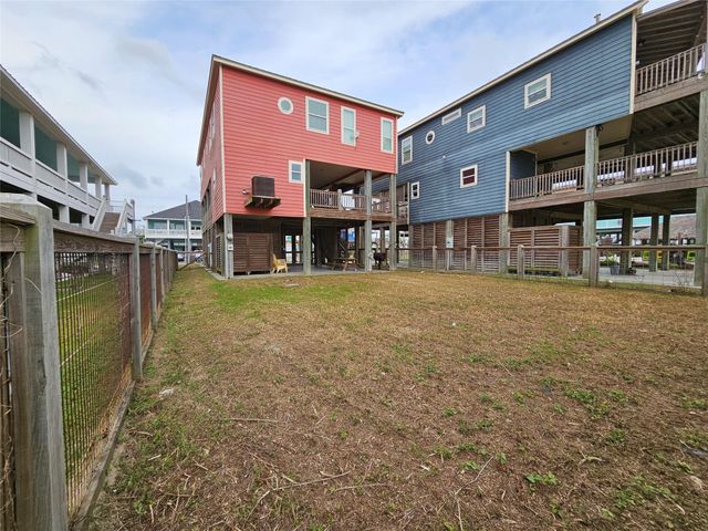 833 Kahla Drive, Crystal Beach, TX 77650