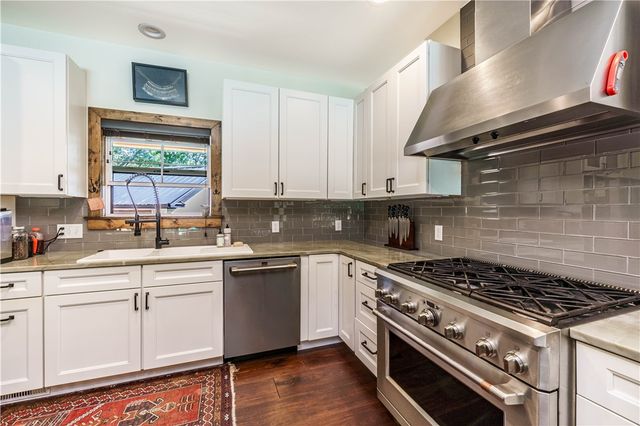 343 County Road 1489, Eureka Springs, AR 72632