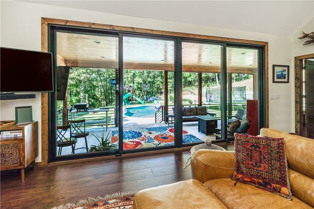 343 County Road 1489, Eureka Springs, AR 72632