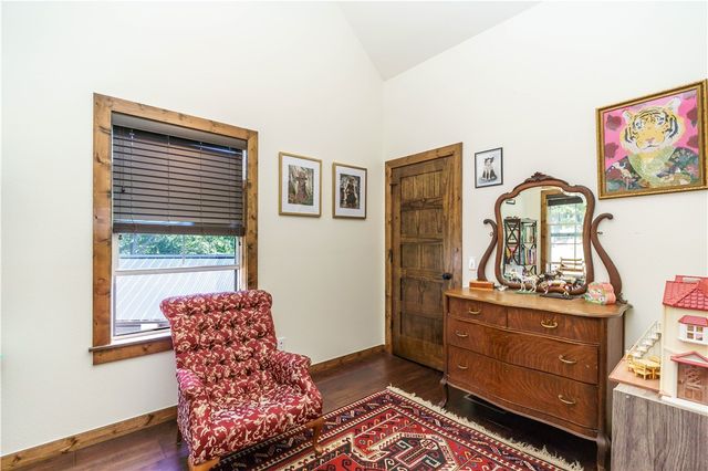 343 County Road 1489, Eureka Springs, AR 72632