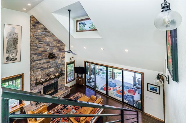 343 County Road 1489, Eureka Springs, AR 72632