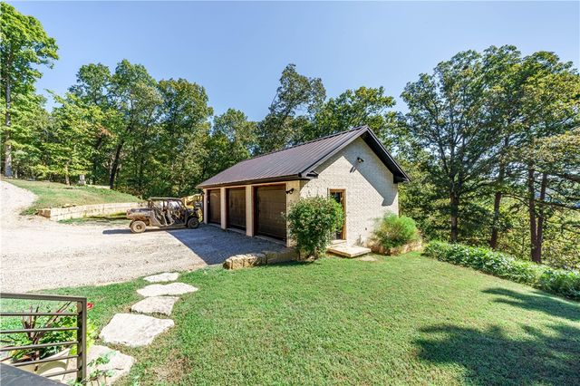 343 County Road 1489, Eureka Springs, AR 72632