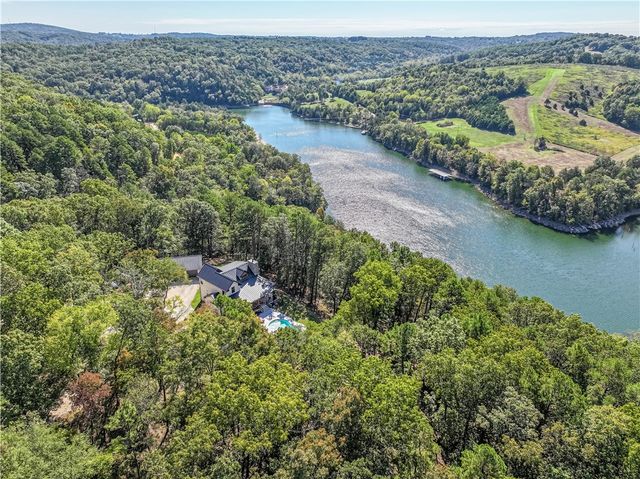 343 County Road 1489, Eureka Springs, AR 72632