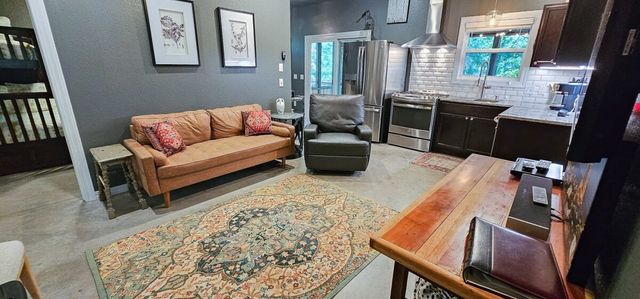 343 County Road 1489, Eureka Springs, AR 72632