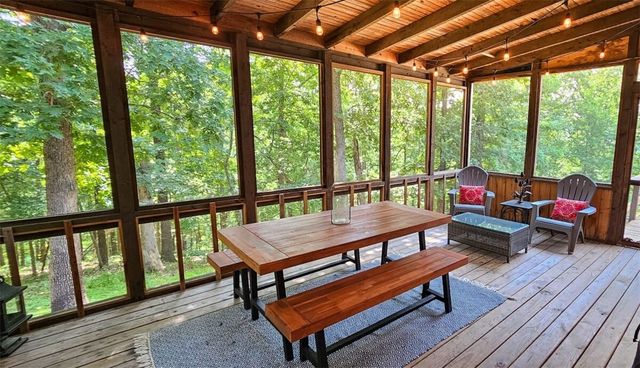 343 County Road 1489, Eureka Springs, AR 72632