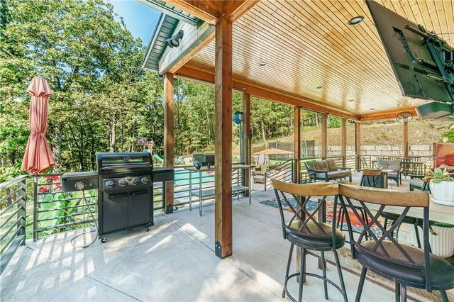 343 County Road 1489, Eureka Springs, AR 72632