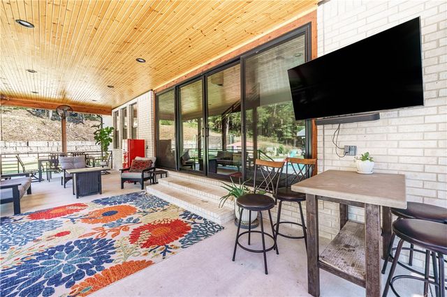 343 County Road 1489, Eureka Springs, AR 72632