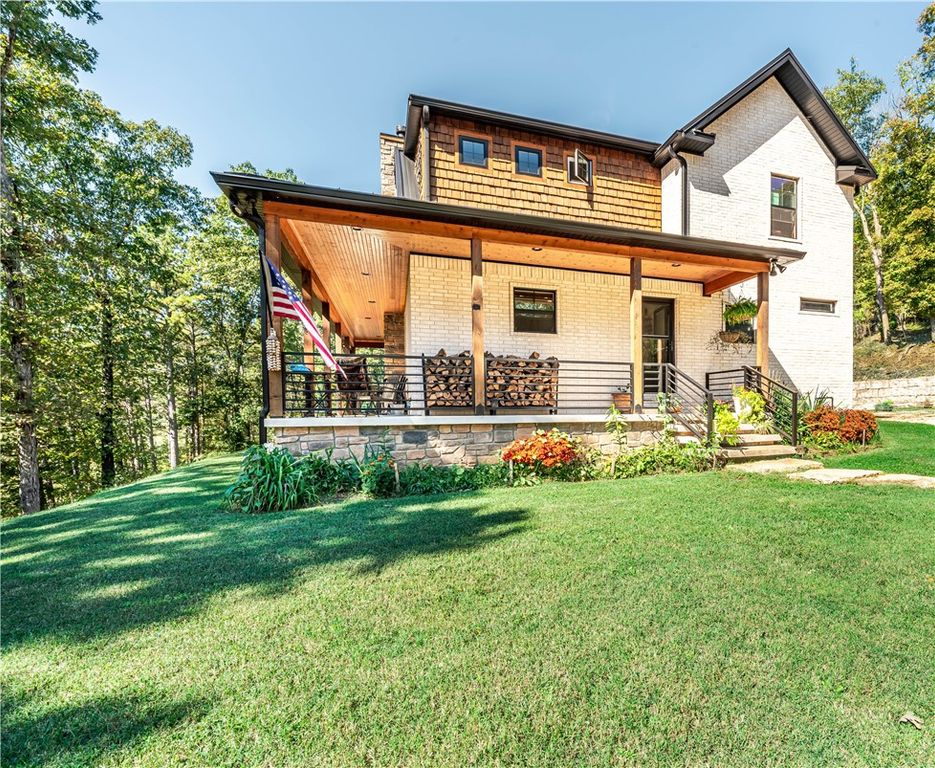 343 County Road 1489, Eureka Springs, AR 72632