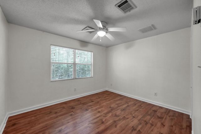 67 Wren Lane, Trinity, TX 75862