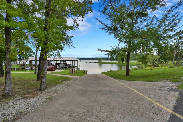 67 Wren Lane, Trinity, TX 75862