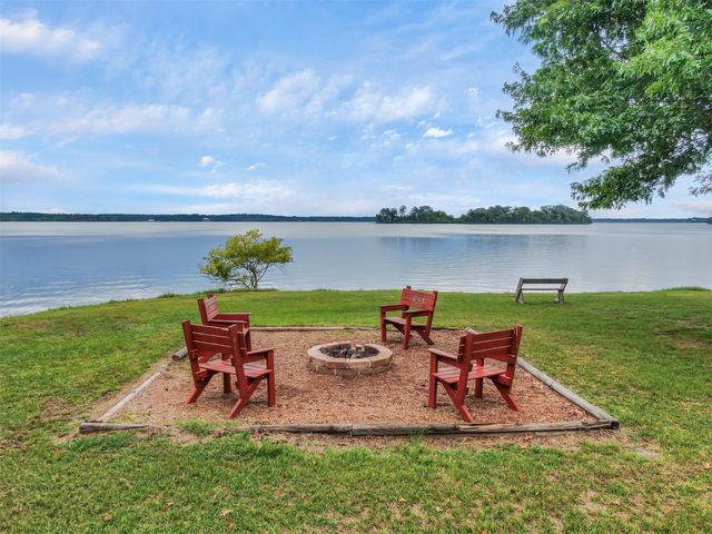 67 Wren Lane, Trinity, TX 75862