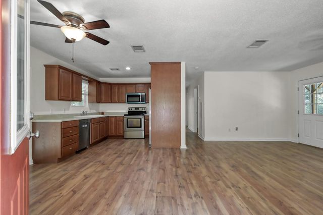 67 Wren Lane, Trinity, TX 75862