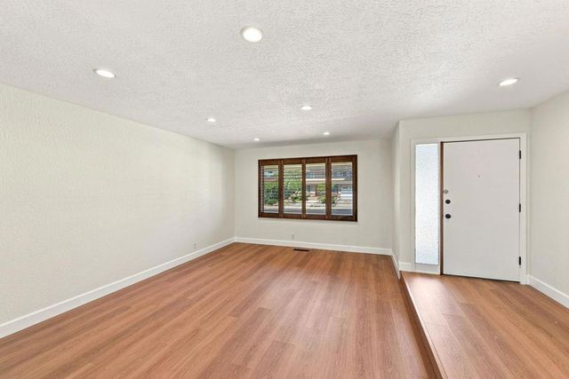 2950 Silver, San Jose, CA 95135
