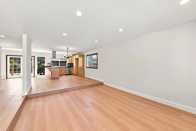 2950 Silver, San Jose, CA 95135