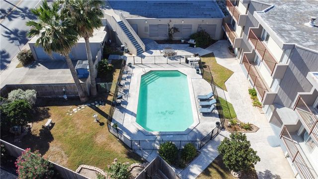 520 S Chaparral St 204, Corpus Christi, TX 78401