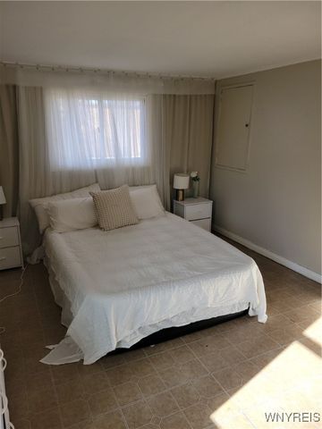 2711 Orleans Avenue, Niagara Falls, NY 14303