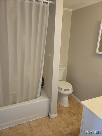 2711 Orleans Avenue, Niagara Falls, NY 14303